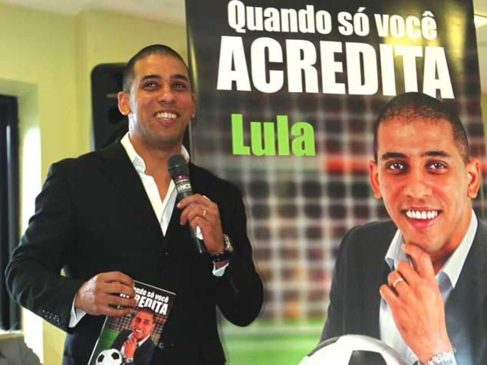 Lula apresenta biografia