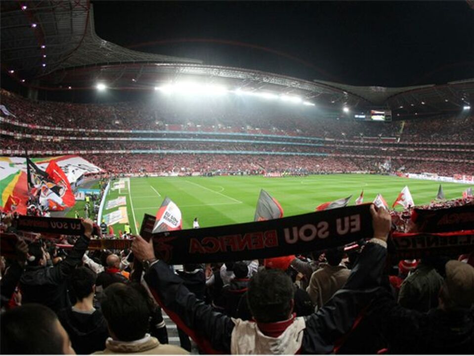 Benfica a uma vitória do clássico no Dragão
