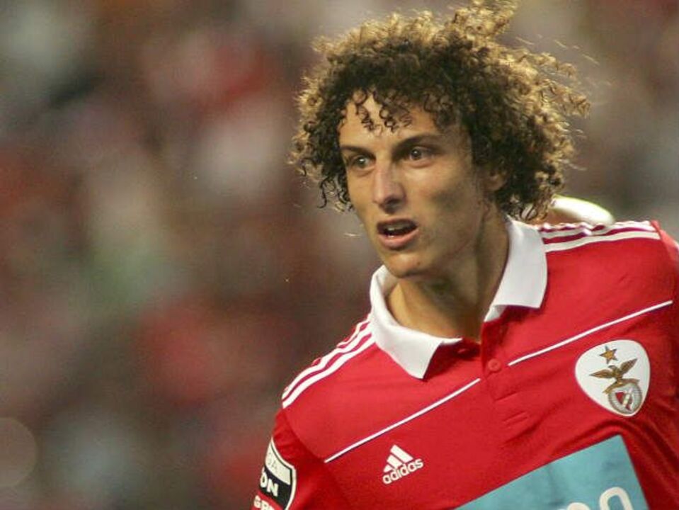 David Luiz já tem visto de trabalho