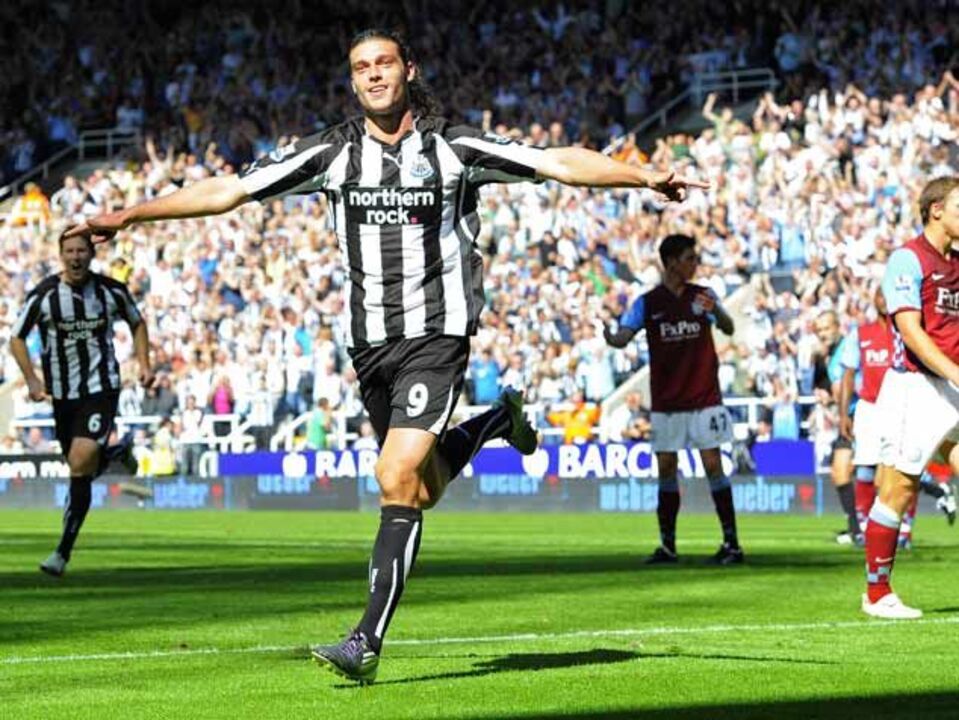 Liverpool chega a acordo com Andy Carroll