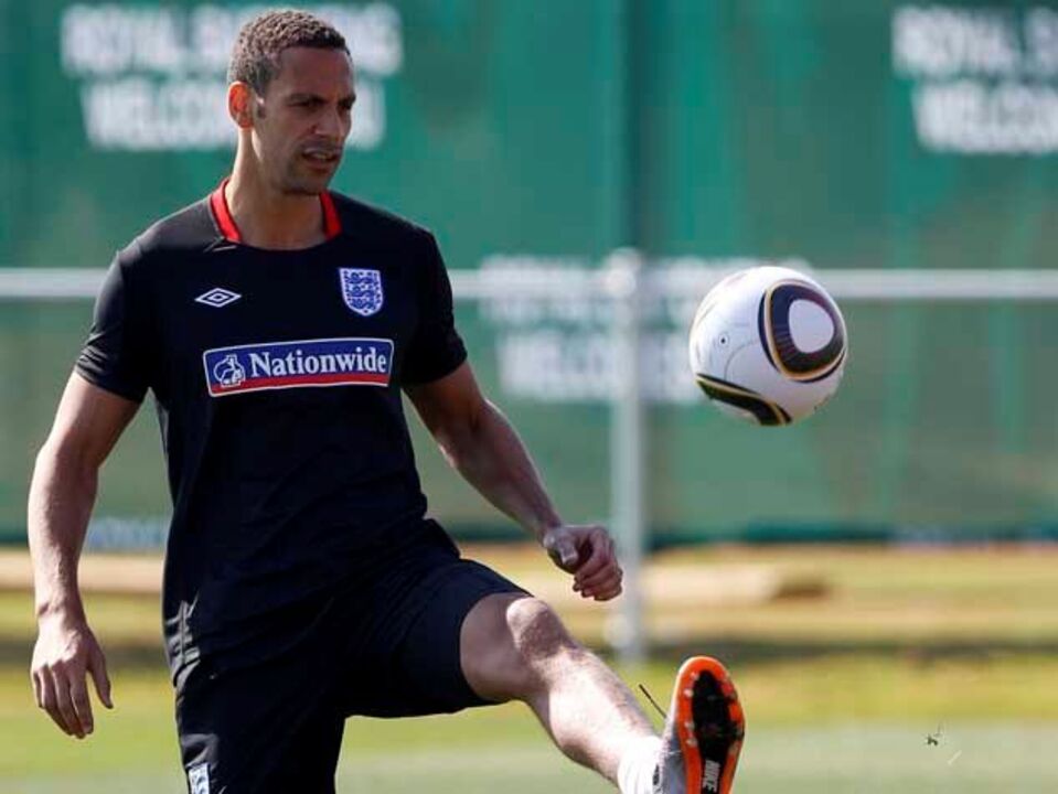 Rio Ferdinand: «Mercado britânico está louco»