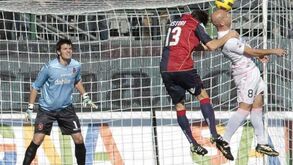 Cagliari bate Palermo (3-1)