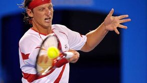 Nalbandian supera Hewitt em longa batalha