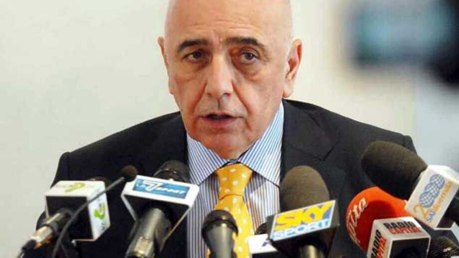 Galliani: «Ronaldinho é 99,9% do Flamengo»