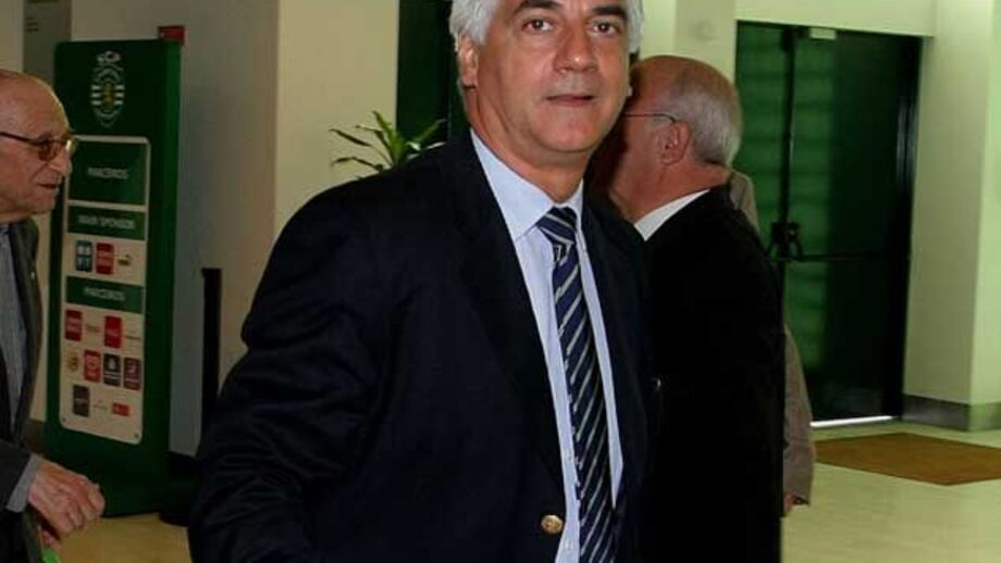 José Eduardo Bettencourt demite-se