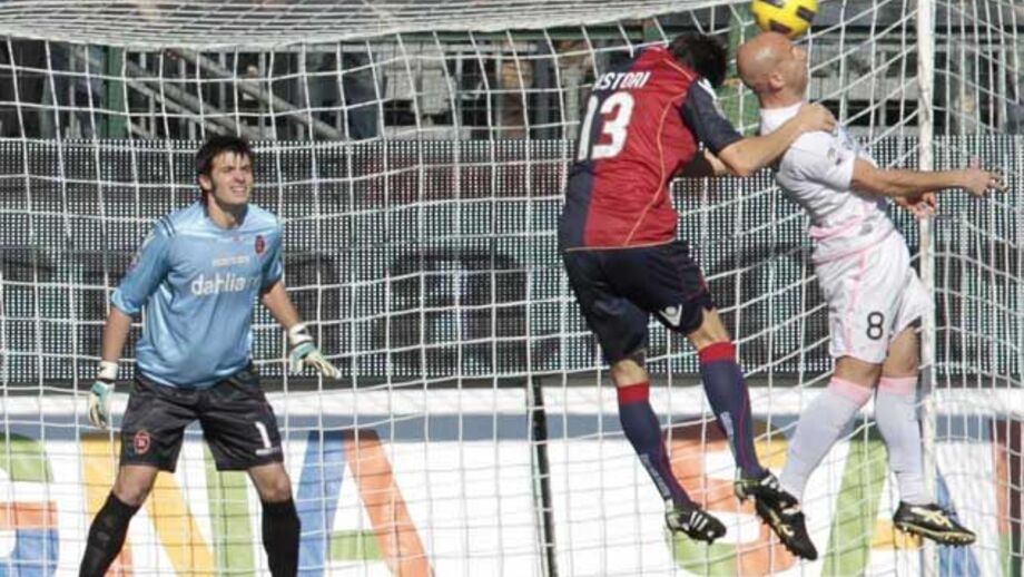 Cagliari bate Palermo (3-1)