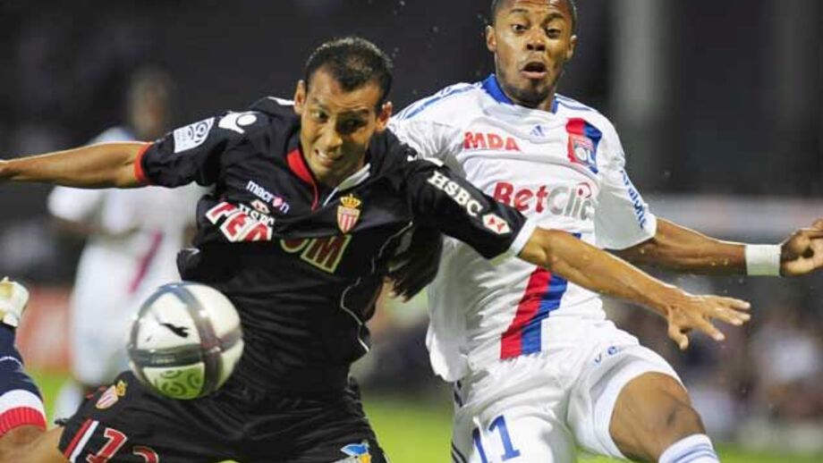 Michel Bastos na mira do Manchester United