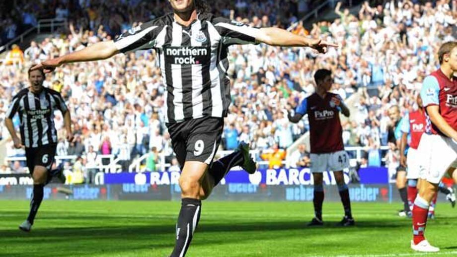 Liverpool chega a acordo com Andy Carroll