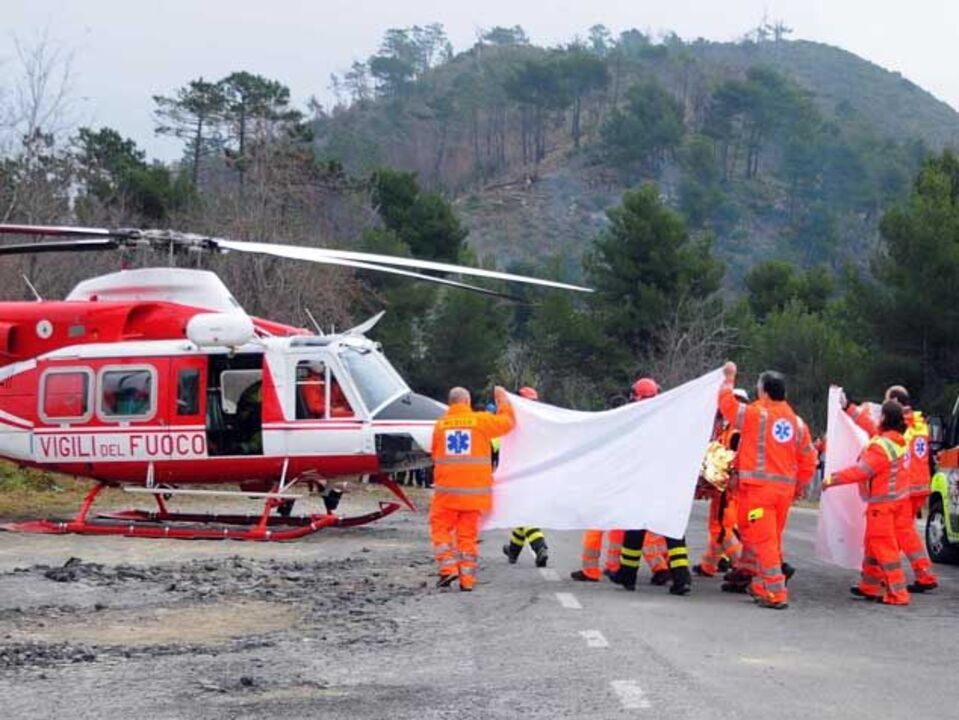 Kubica com fraturas múltiplas no braço, perna e mão