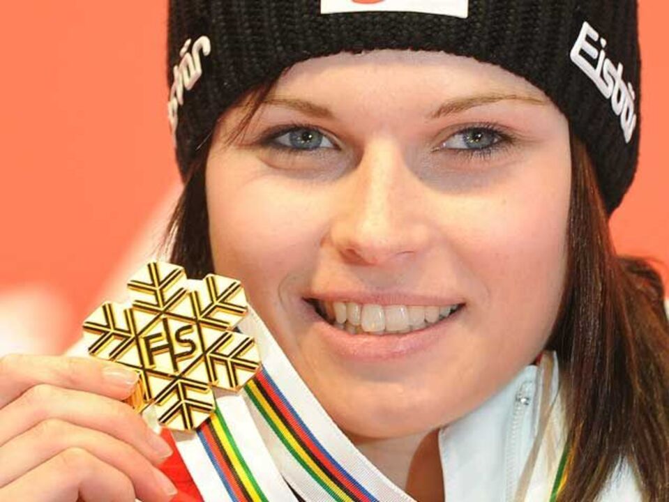 Esqui Alpino: Fenninger campeã do Mundo