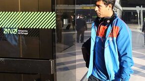 Partida em silêncio para a Suíça