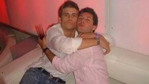 Site gay publica fotos de Piqué 