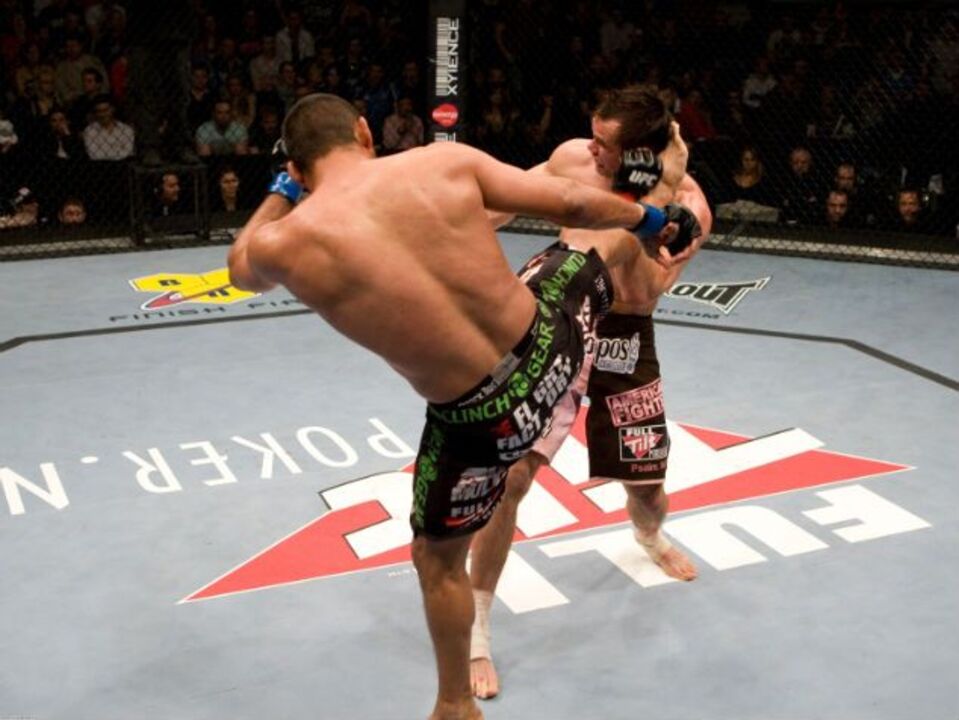 MMA: Dan Henderson conquista título na Strikeforce
