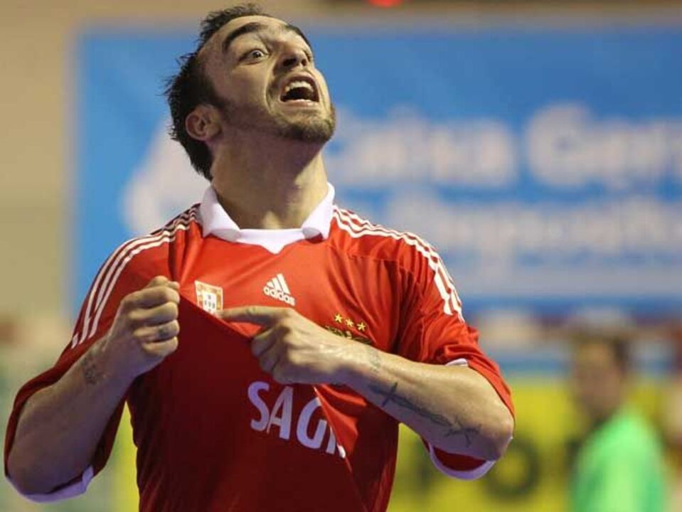 Ricardinho: «Sinto amor muito grande pelo Benfica»