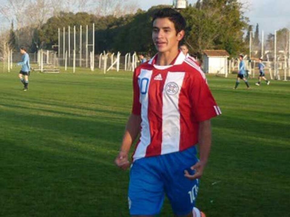 Derlis González assinou por cinco épocas