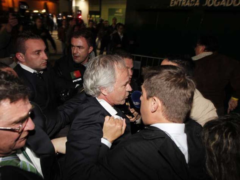 "Manif" em Alvalade contra Godinho Lopes
