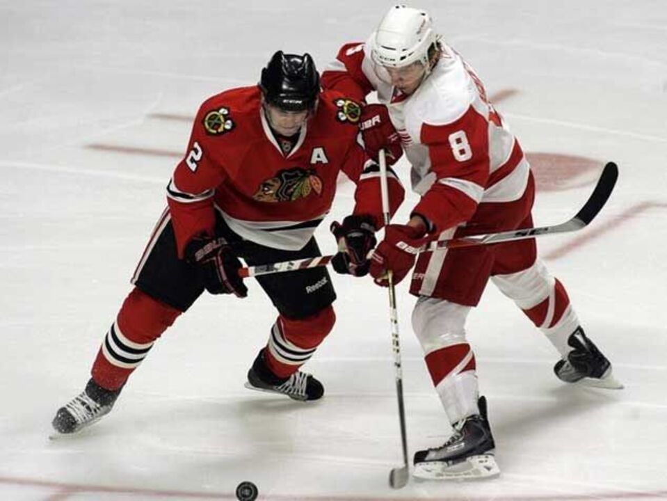 NHL: Blackhawks matam crise com vitória sobre rival