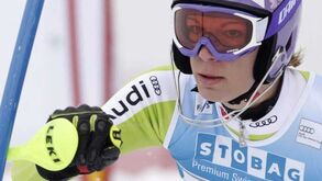 Esqui Alpino: Riesch reassume liderança da Taça do Mundo