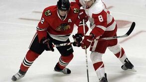 NHL: Blackhawks matam crise com vitória sobre rival