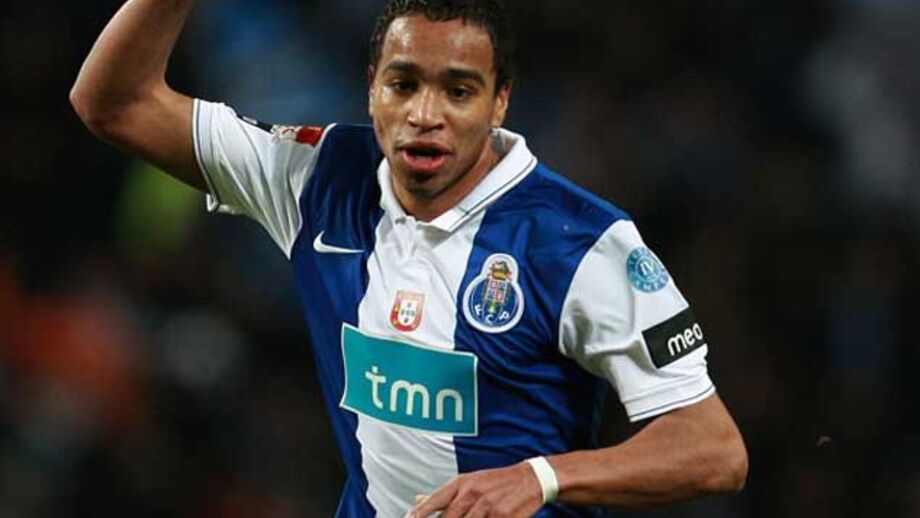 Alvaro Pereira só admite ser campeão 