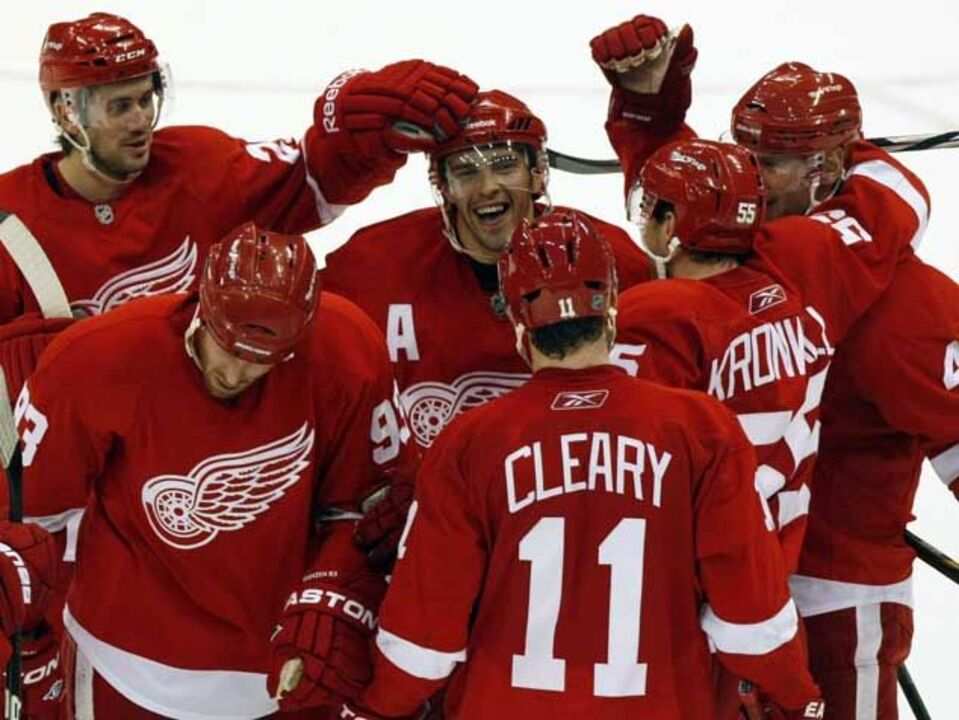 NHL: Red Wings e Canadiens bem encaminhados