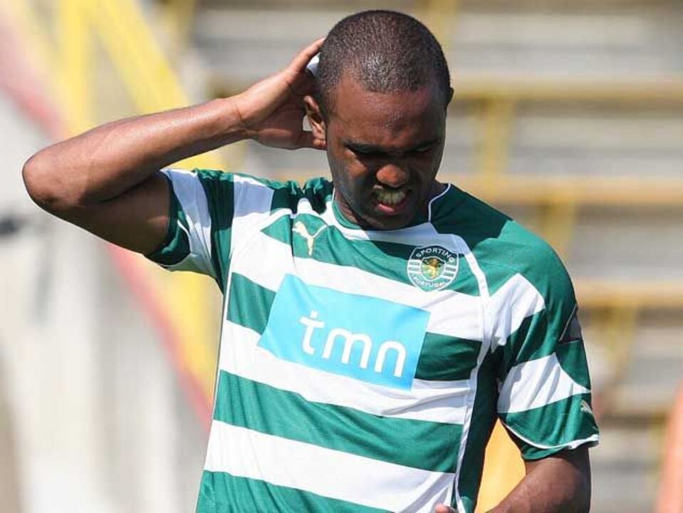 Sinama-Pongolle pensa em voltar ao futebol gaulês