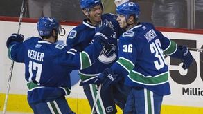 NHL: Vancouver e Detroit abrem playoff a vencer