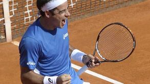 Gil com tarefa complicada diante de Murray