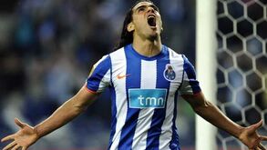 Póquer de Falcão imita Manfredini em 1961 