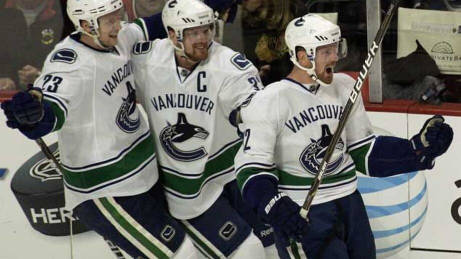NHL: Força sueca destrói Blackhawks
