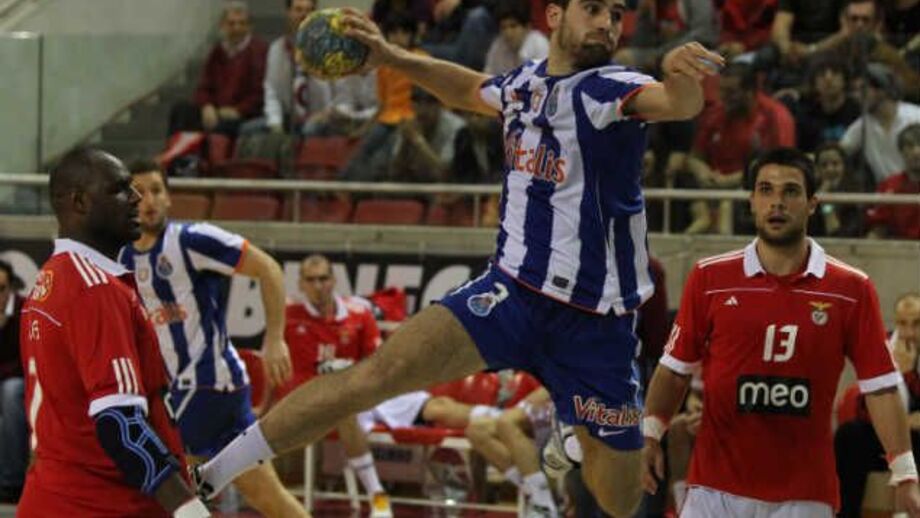 Dragões favoritos no clássico de andebol