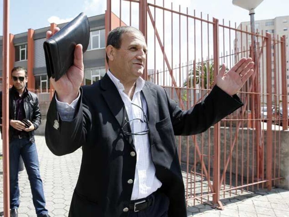 Martins dos Santos apanhado em flagrante delito