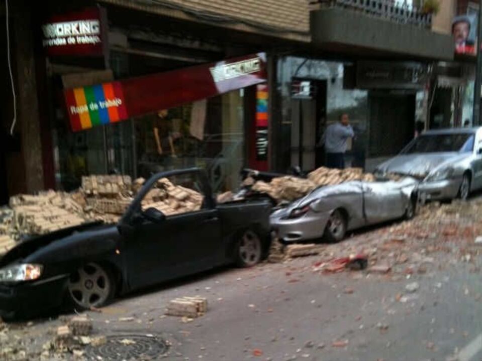 Sismo em Espanha mata cinco pessoas