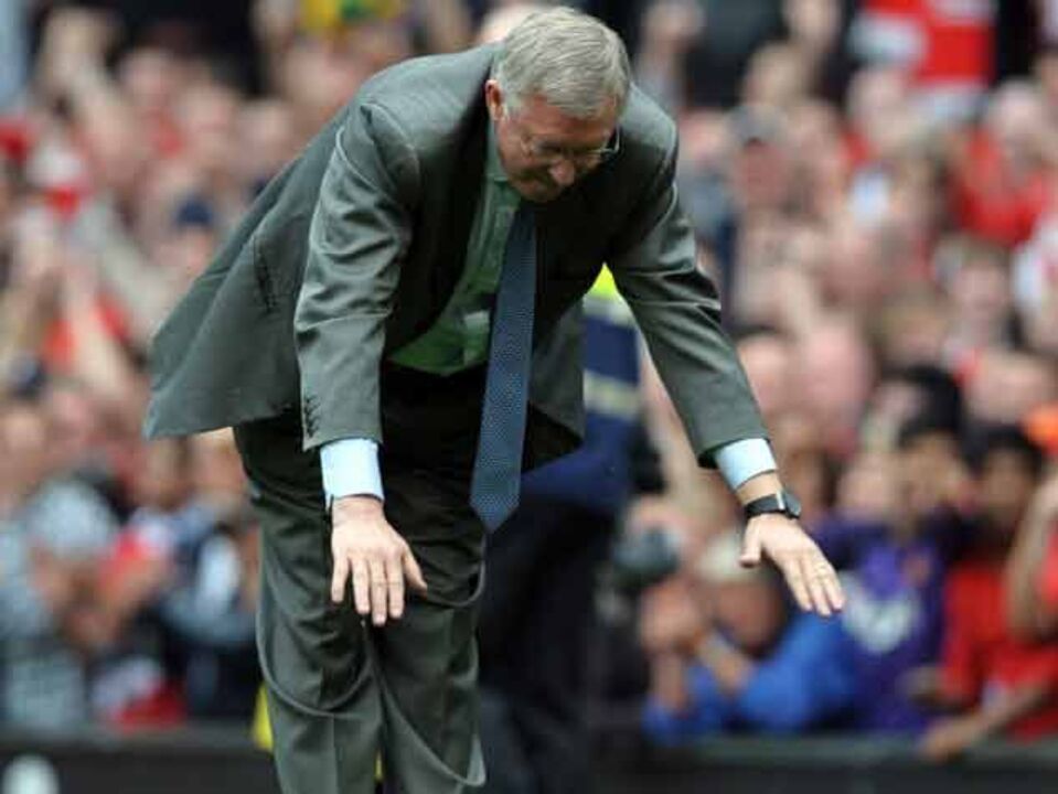 Manchester United soma 19.º título e passa Liverpool