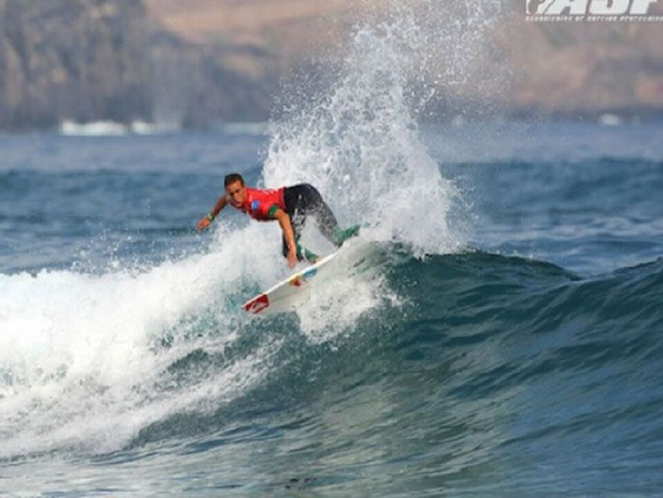 Surf: Vasco Ribeiro vence nas Canárias