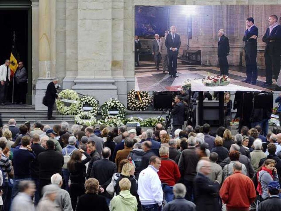 Centenas de pessoas no funeral de Wouter Weylandt 