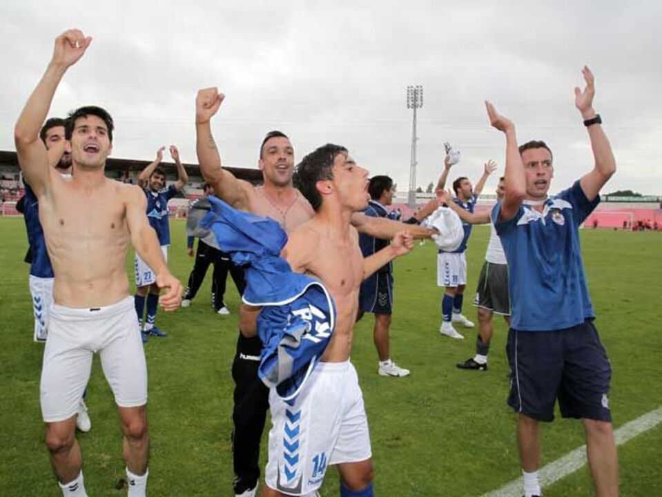 Feirense garante subida