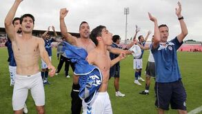 Feirense garante subida