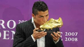 Ronaldo bisa na Bota de Ouro