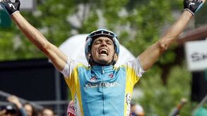 Contador oferece vitória a Tiralongo