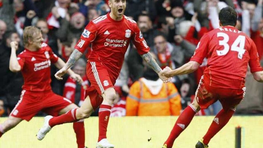 Luta pela Liga Europa aquece jornada inglesa