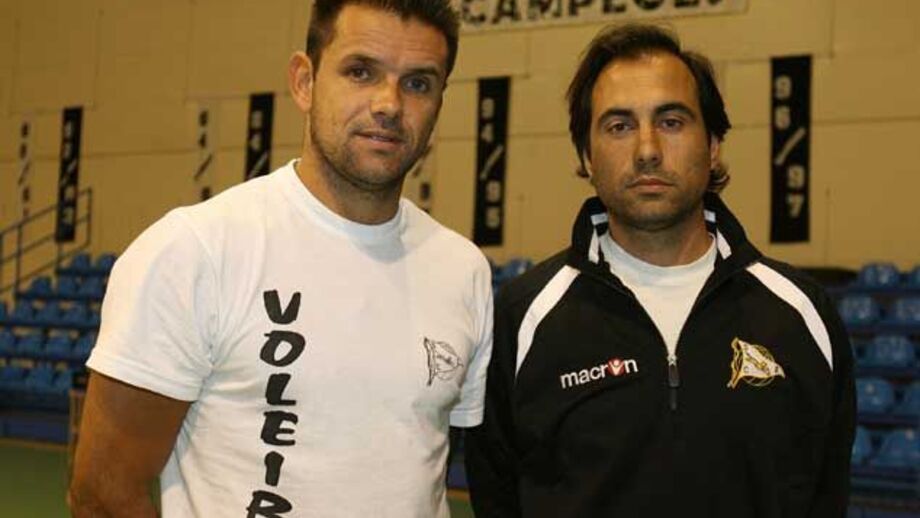 Hugo Silva treina Sp. Espinho