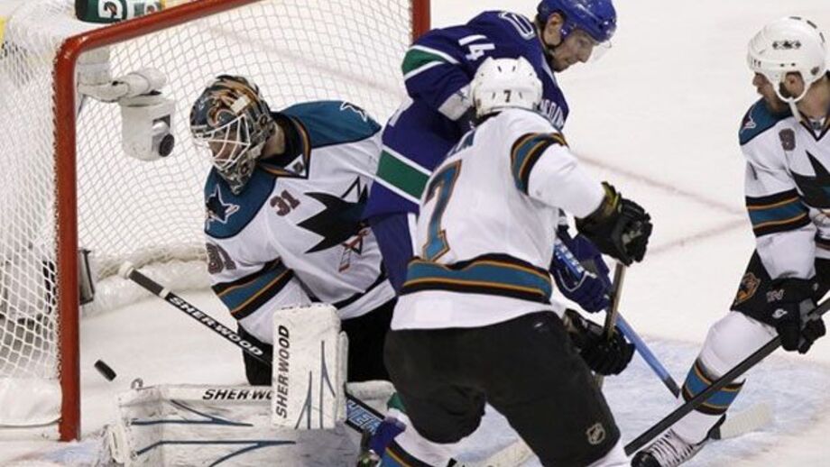 NHL: Canucks diabólicos goleiam Sharks