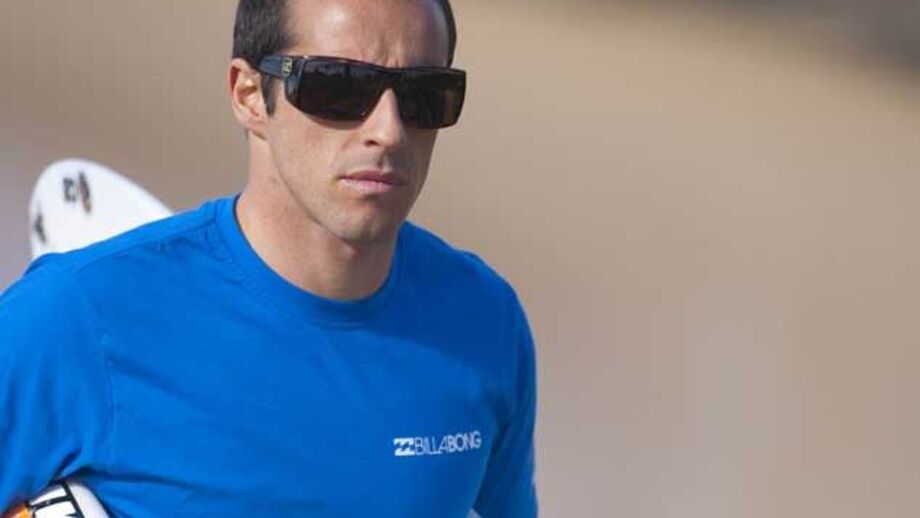 Surf: Tiago Pires cai para o 9.º lugar do ranking