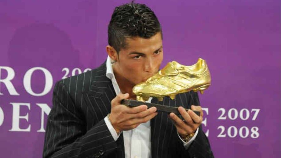 Ronaldo bisa na Bota de Ouro