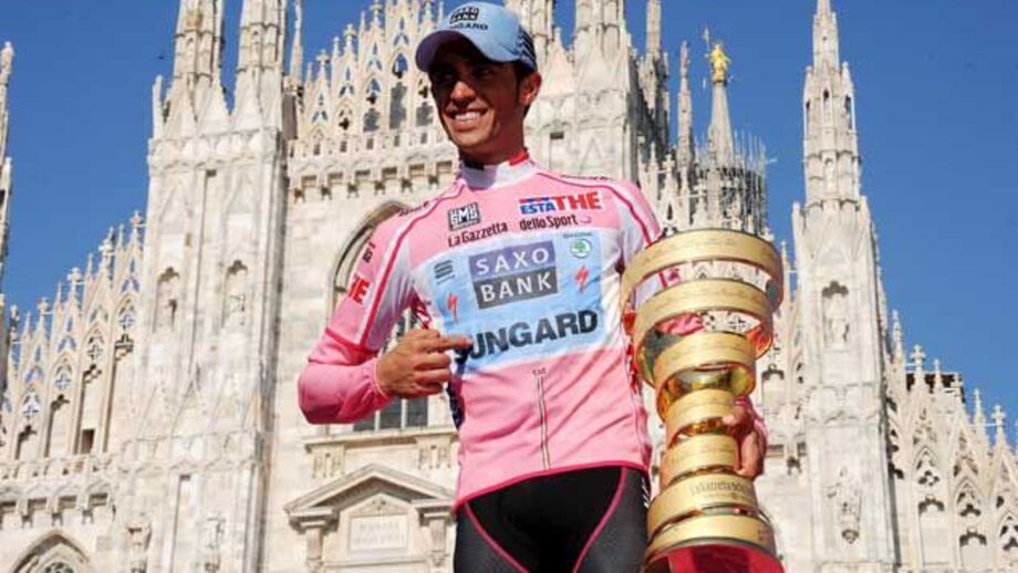Hino franquista na vitória de Contador