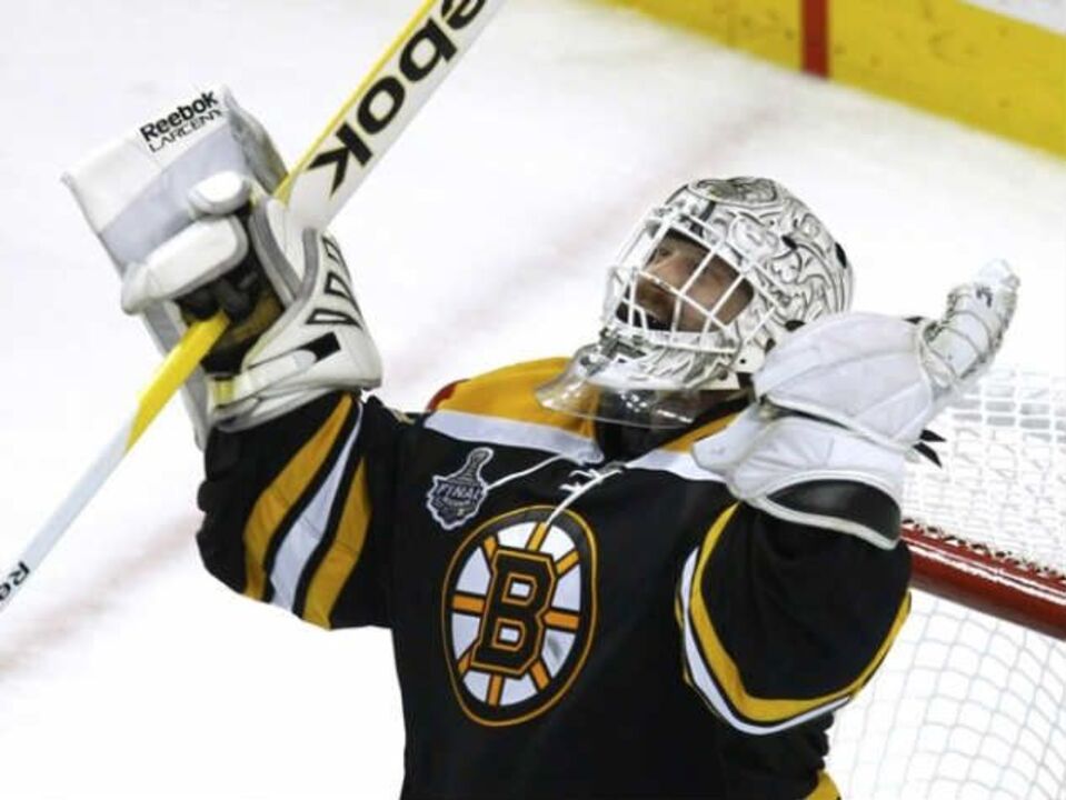 NHL: Bruins empatam final com mais uma goleada