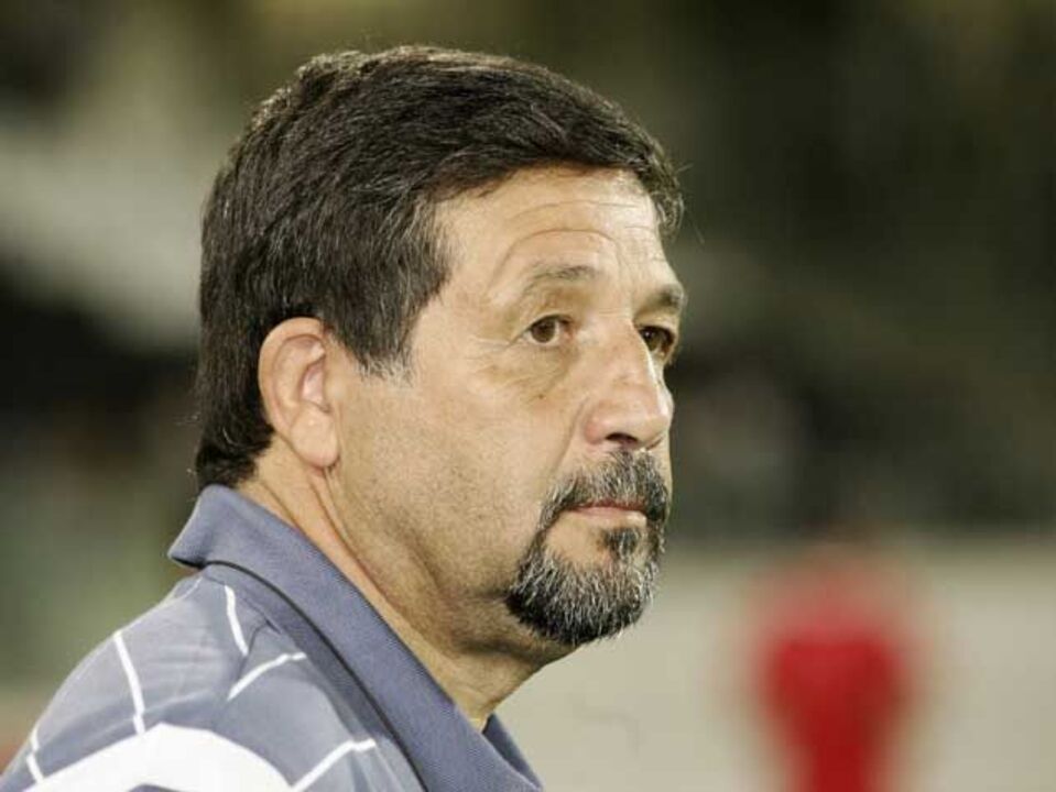 Romão foi eleito o técnico da época no Kuwait