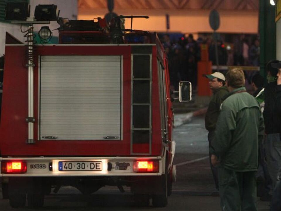 Incêndio destruiu casa no Porto