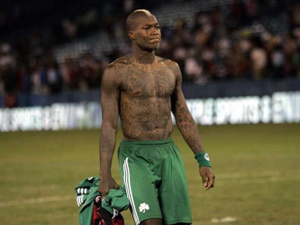 Lazio interessada em Djibril Cissé